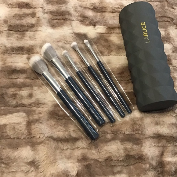 LARUCE BEAUTY CHRISTINE BRUSH SET - Picture 4 of 10